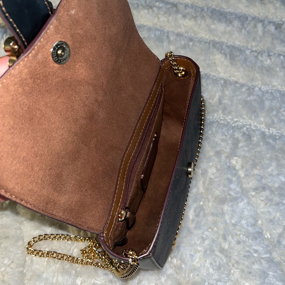 Coach Crossbody Bag with Gold Chain and Colorful Buckle - Picture 4 of 4